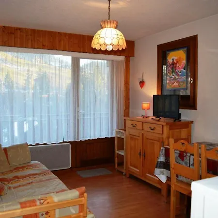 Ensoleille 4 Pers. Avec Balcon Et Parking, 200m Des Pistes, Au Coeur Du Chinaillon - Fr-1-241-107 아파트