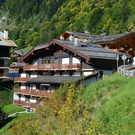 Ensoleille 4 Pers. Avec Balcon Et Parking, 200m Des Pistes, Au Coeur Du Chinaillon - Fr-1-241-107 *