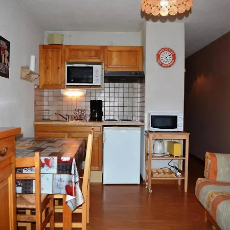 Ensoleille 4 Pers. Avec Balcon Et Parking, 200m Des Pistes, Au Coeur Du Chinaillon - Fr-1-241-107