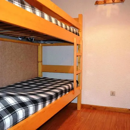 Ensoleille 4 Pers. Avec Balcon Et Parking, 200m Des Pistes, Au Coeur Du Chinaillon - Fr-1-241-107 *