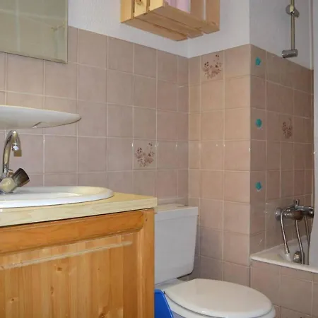 Ensoleille 4 Pers. Avec Balcon Et Parking, 200m Des Pistes, Au Coeur Du Chinaillon - Fr-1-241-107